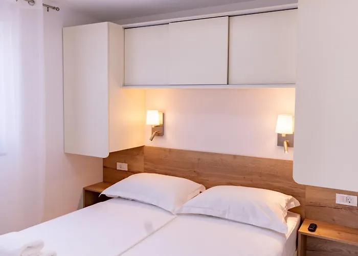Arti Homes Rab Banjol - Two Bedroom With Terrace Arti 2 Lägenhet *